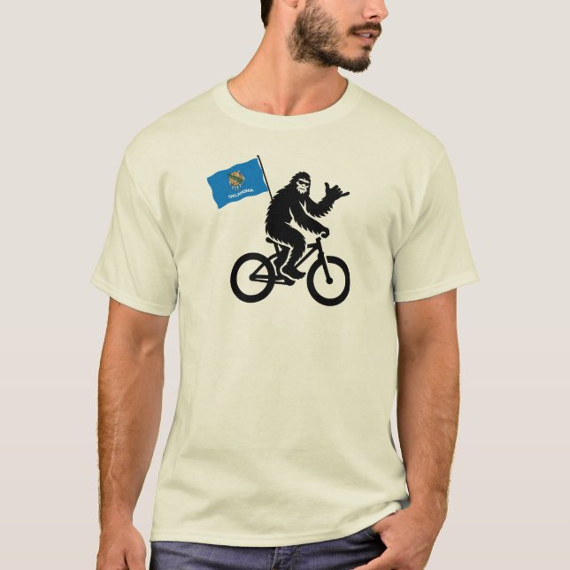 Bigfoot Cykling Oklahoma Flagga T Shirt (Framsida)