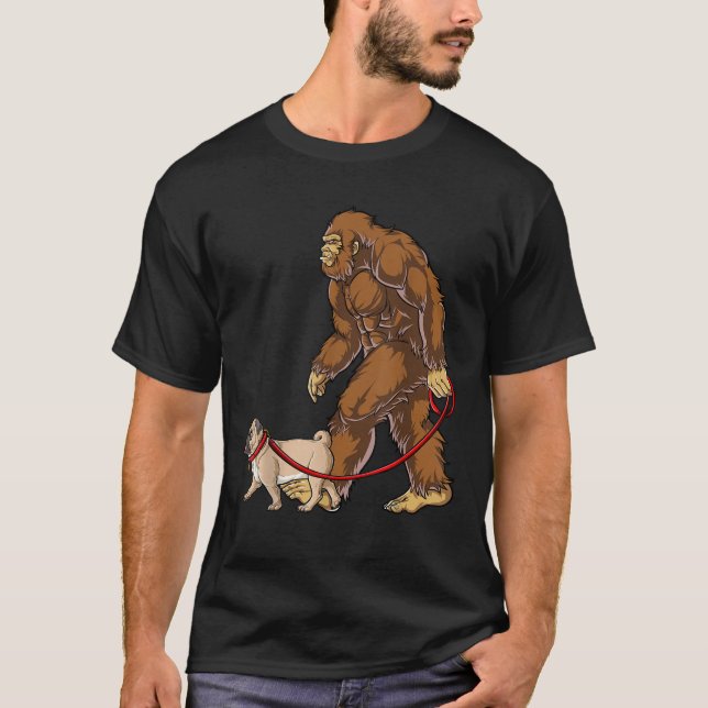 Bigfoot Dog Walk Pug Men Women Sasquatch Lover Gif T Shirt (Framsida)