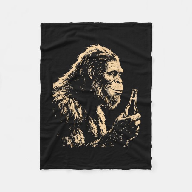 Bigfoot dricker öl rolig sasquatch retro konst  fleecefilt (Framsidan)