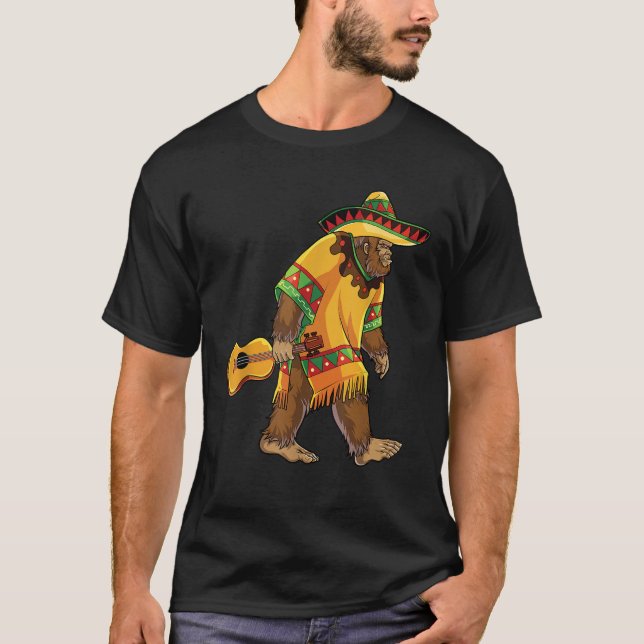 Bigfoot El Squatcho Cinco de Mayo Mexican Mariachi T Shirt (Framsida)