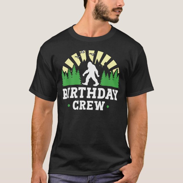 Bigfoot Födelsedagsfirande Sasquatch-förråd T Shirt (Framsida)