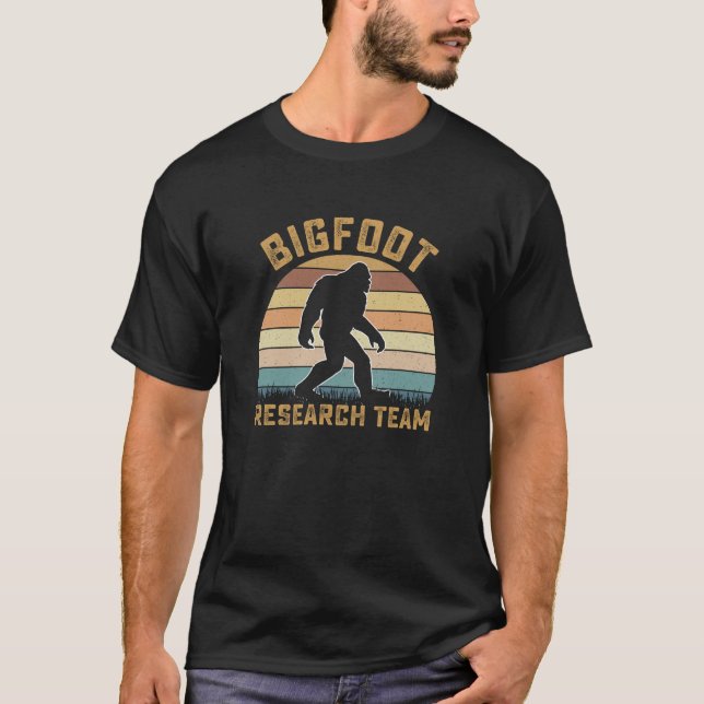 Bigfoot-forskarteamet lustilt fars dag t shirt (Framsida)