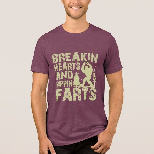 Bigfoot Funny brytning Hearts & Rippin Farts Tee (Framsida)