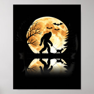Bigfoot går med hund rolig Halloween-måne Poster