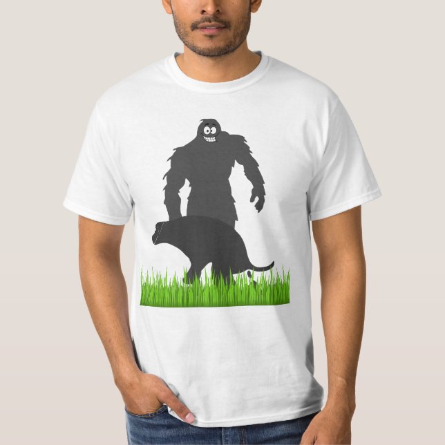Bigfoot går på hans Hund T Shirt (Framsida)