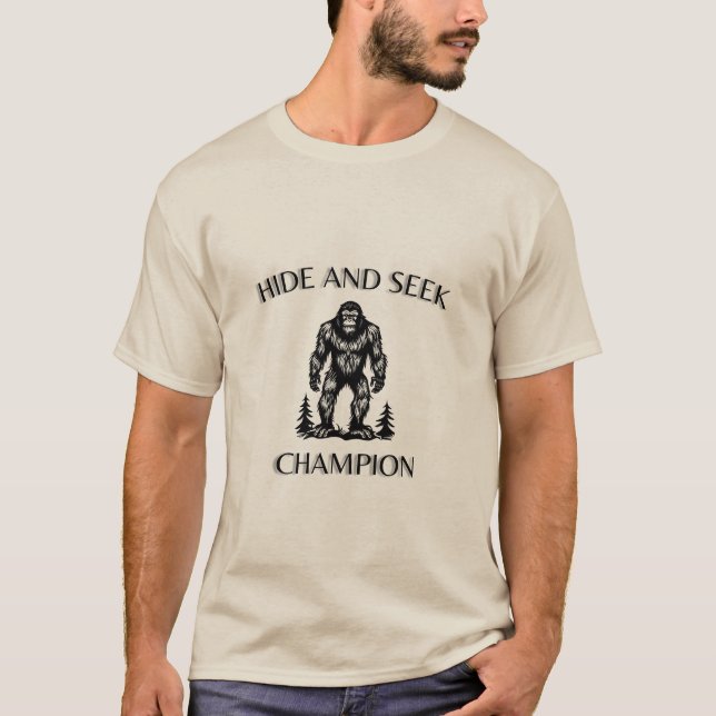 Bigfoot Gömmer och Seek Champion skämtskämt T Shirt (Framsida)