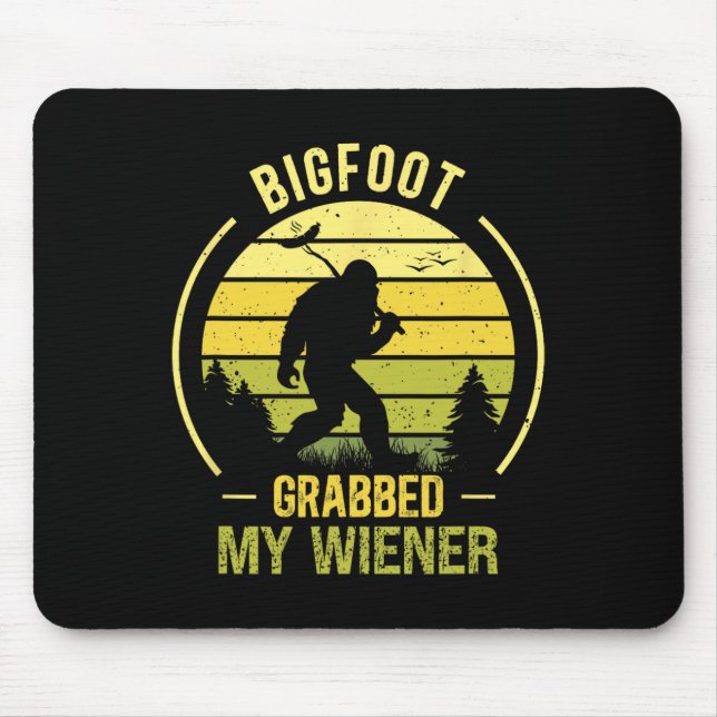 Bigfoot Grabbed My Wiener Funny Bbq Sasquatch Musmatta (Framsidan)