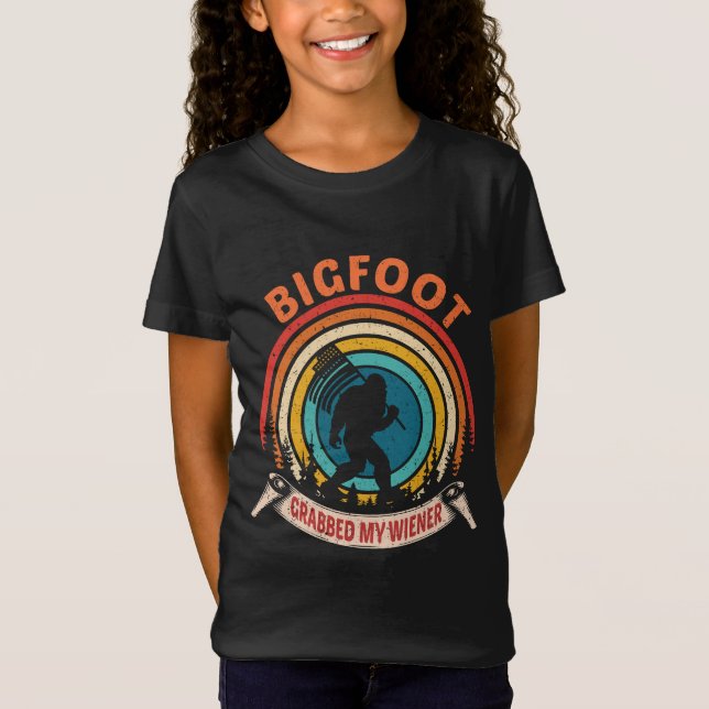 Bigfoot Grabbed My Wiener Retro Graphic USA flagga T Shirt (Framsida)