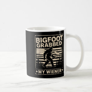 Bigfoot Grabbed My Wiener USA flagga Funny Sasquat Kaffemugg