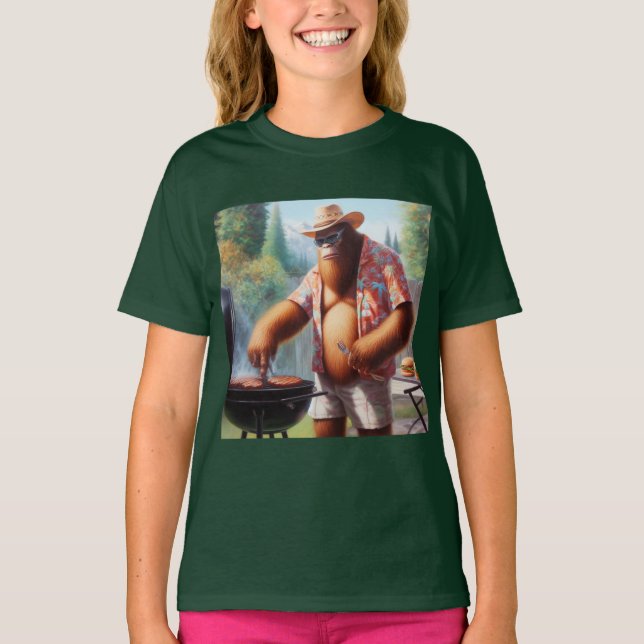 Bigfoot Grilling Burgers T Shirt (Framsida)