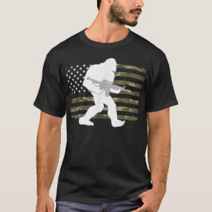 Bigfoot Gun Owner Camo US American Flagga Sasquatc T Shirt