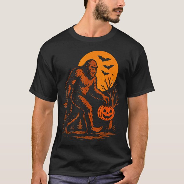 Bigfoot Halloween Sasquatch Jack O Lantern  T Shirt (Framsida)