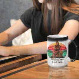 Bigfoot-hår Bryr sig inte om Sasquatch Rolig 15oz Magisk Mugg