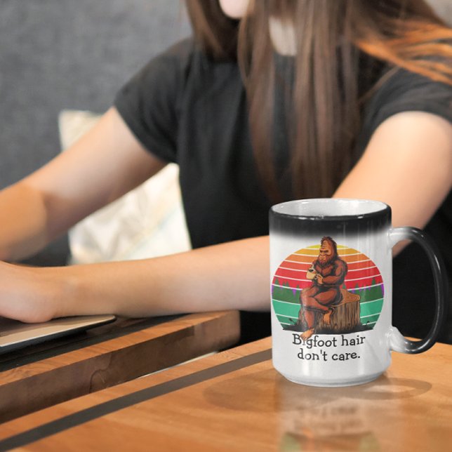 Bigfoot-hår Bryr sig inte om Sasquatch Rolig 15oz  Magisk Mugg (Skapare uppladdad)