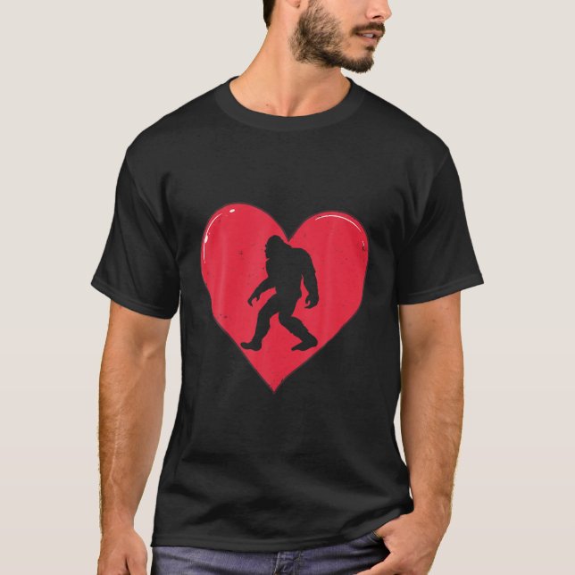 Bigfoot Heart Valentine Day Sasquatch Älskare Gre T Shirt (Framsida)
