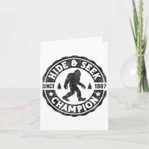 Bigfoot Hide And Seek Mästare Rolig Sasquatch Ret Kort