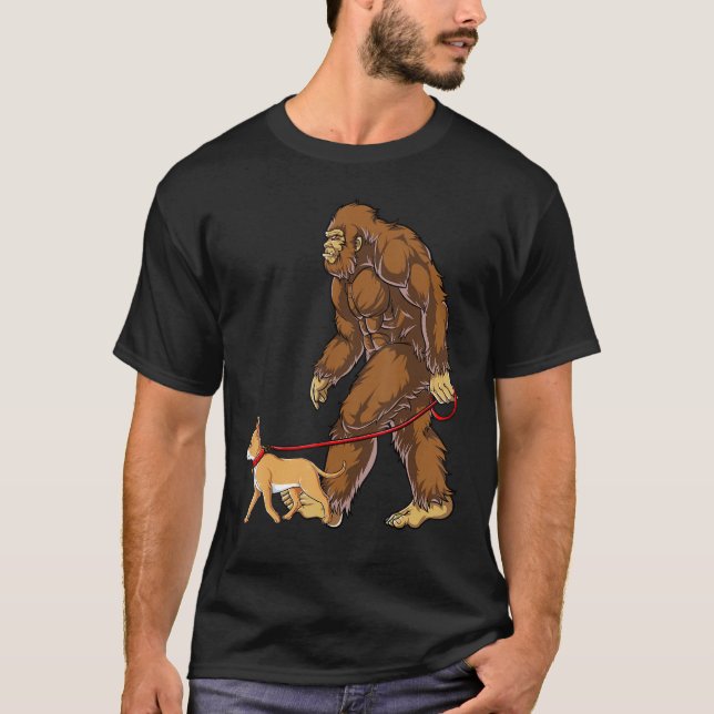 Bigfoot Hund Walk Chihuahua Funny Sasquatch Älskar T Shirt (Framsida)