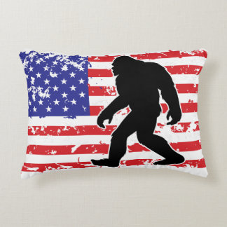 Bigfoot i en amerikansk Flagga Prydnadskudde