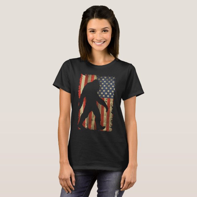 Bigfoot, jag tror på Sasquatch Patriot American Fl T Shirt (Hel framsida)