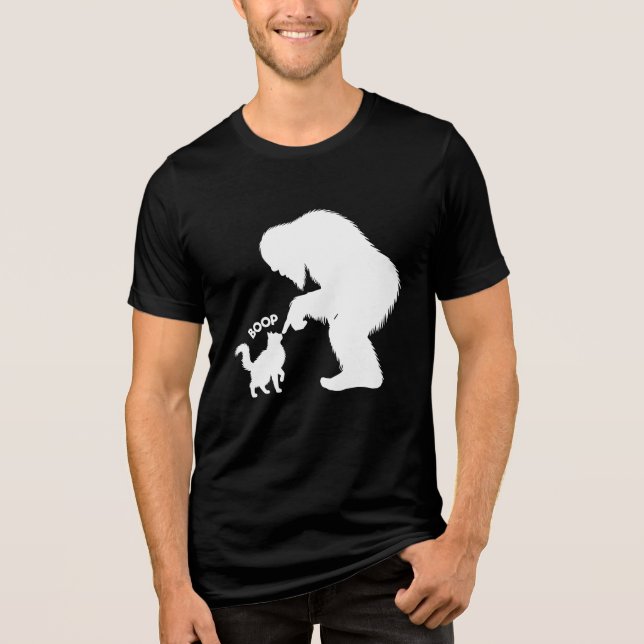 Bigfoot Lekfull Långhårig Katt Knuff T Shirt (Framsida)