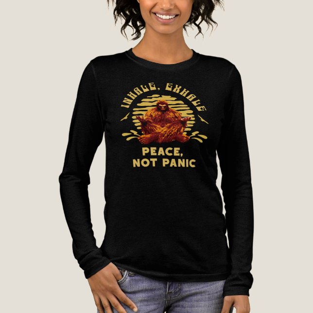 Bigfoot-meditation Fred Och Inte Panik Design T Shirt (Framsida)