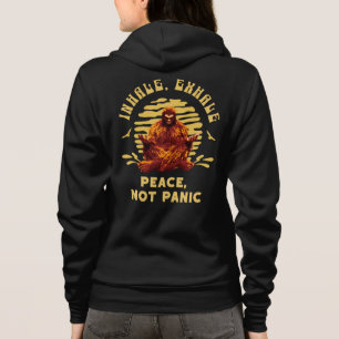 Bigfoot-meditation Fred och Lugn Inte Panik Design T Shirt
