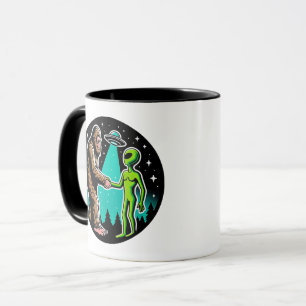 Bigfoot Meets Alien Mugg