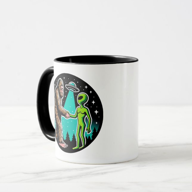 Bigfoot Meets Alien Mugg (Framsida vänster)
