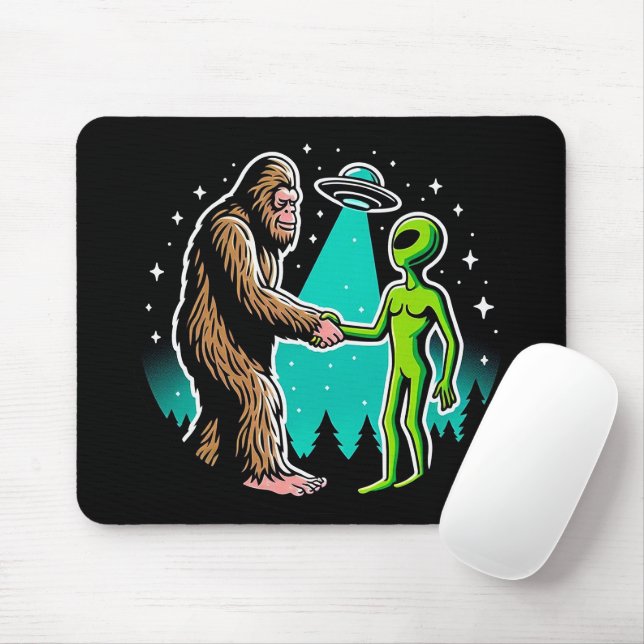 Bigfoot Meets Alien Musmatta (Med mus)