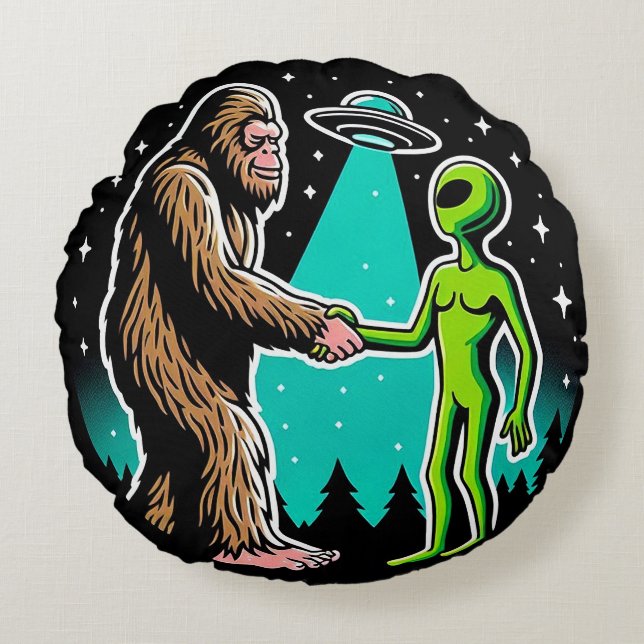 Bigfoot Meets Alien Rund Kudde (Framsidan)