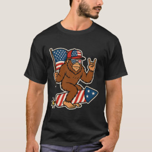 Bigfoot Merica Sten Patriotic American Flagga 4:e T Shirt