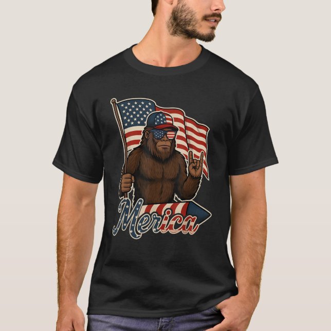 Bigfoot Merica Sten Patriotic American Flagga 4:e T Shirt (Framsida)