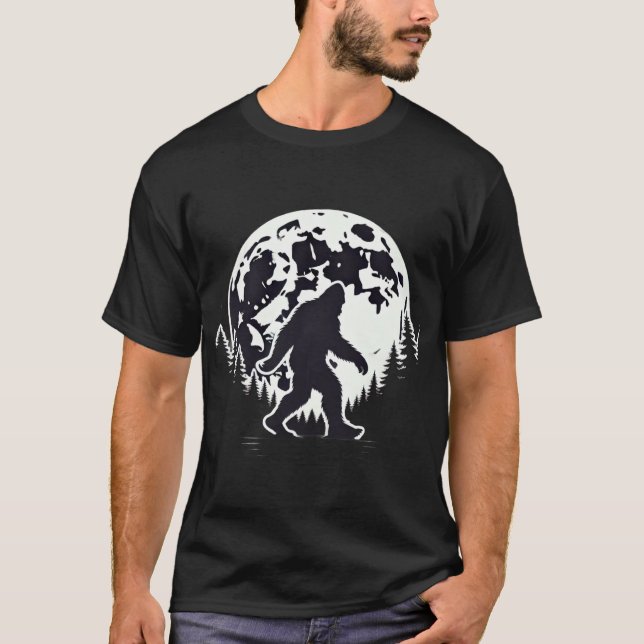 Bigfoot Moonlit Stroll T Shirt (Framsida)