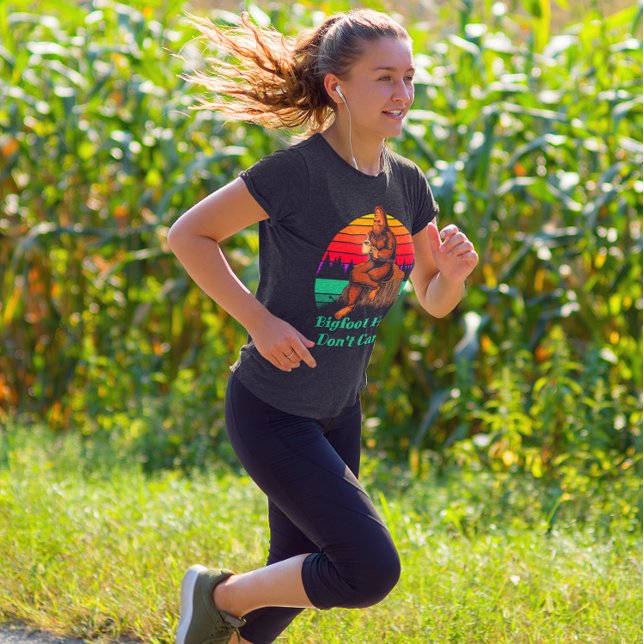 Bigfoot Morgonkaffe Bigfoot Hair bryr sig inte T Shirt (Skapare uppladdad)