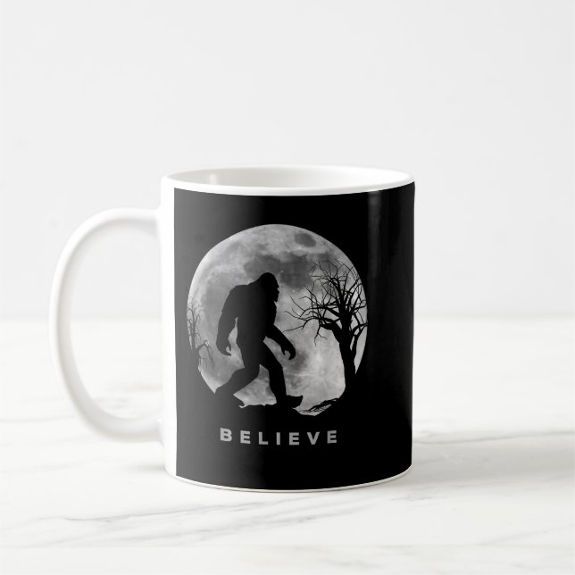 Bigfoot Natt Full Moon Jag tror att Sasquatch Mana Kaffemugg (Vänster)