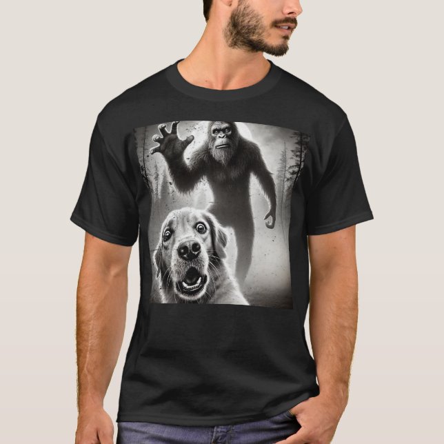 Bigfoot och Golden Retriever T-Shirt - Funny Crypt (Framsida)