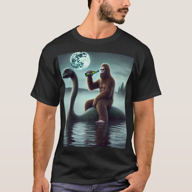 Bigfoot och Loch Ness T Shirt (Framsida)