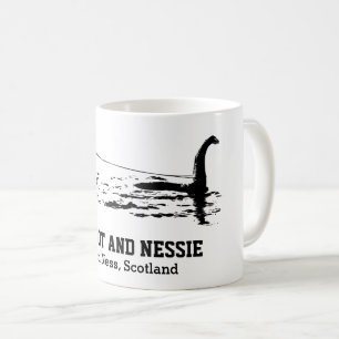 Bigfoot och Nessie Loch Ness Personlig Text Mugg