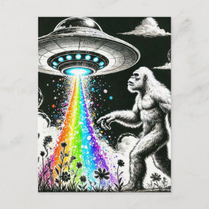 Bigfoot och regnbågs-UFO i en äng med vilda blommo Vykort