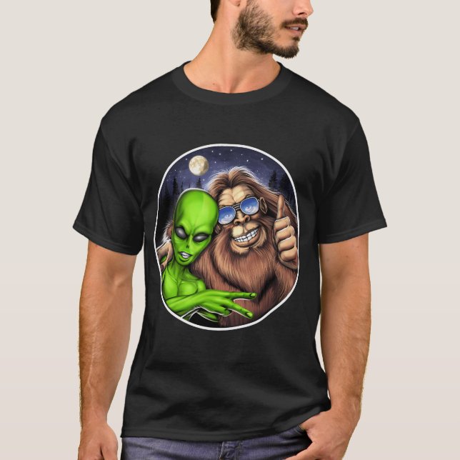 Bigfoot och utomjording t shirt (Framsida)