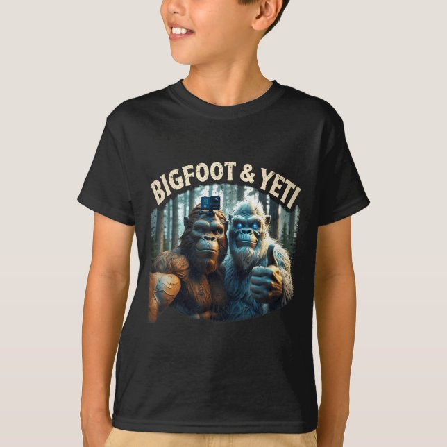 Bigfoot och yeti selfie kryptid squatch jägare t shirt (Framsida)