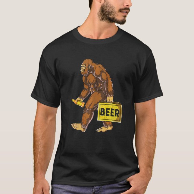 Bigfoot ölflaska roliga Sasquatch T Shirt (Framsida)