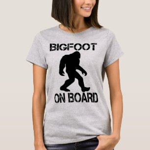 Bigfoot på board Funny Bigfoot T Shirt