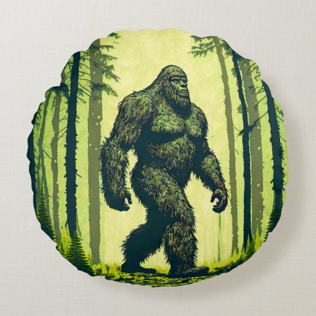 Bigfoot på skogspromenad Sasquatch  Rund Kudde (Framsidan)