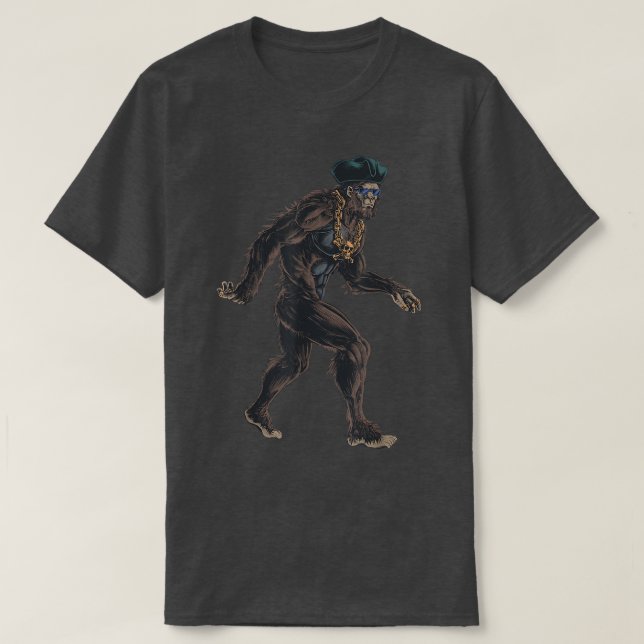 Bigfoot Pirat - Sasquatch Big Foot - Spooky for H T Shirt (Design framsida)