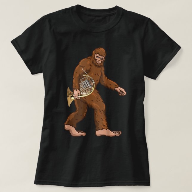 Bigfoot Play Fransk Horn Player Musician Funny T Shirt (Design framsida)