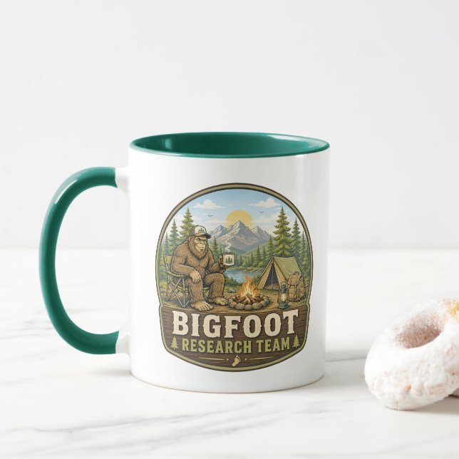 Bigfoot Research Team Campingmugg Mugg (Med munk)