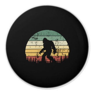 Bigfoot Retro Sunset Gift Knopp