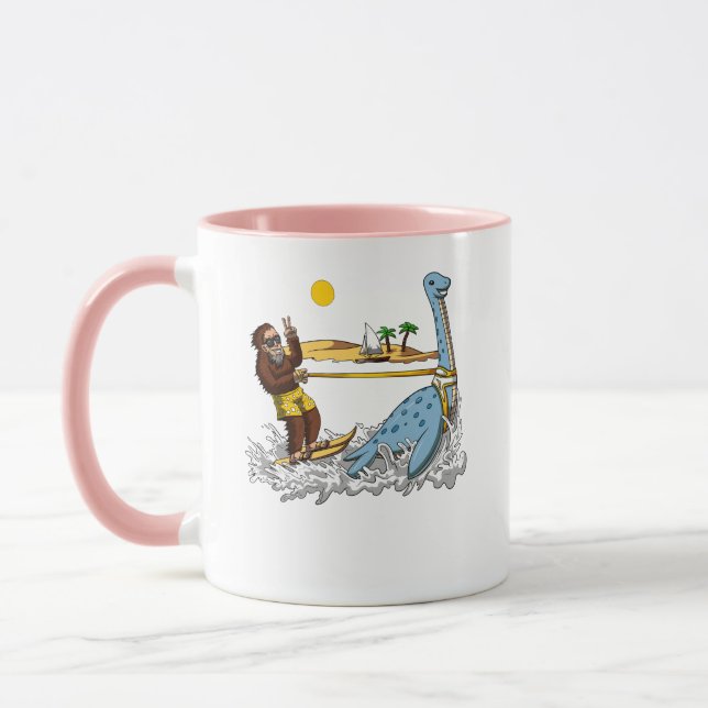 Bigfoot Riding Loch Ness Monster Funny Conspiracy Mugg (Vänster)