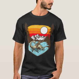 Bigfoot Riding Nessie Mountains Träd Funny 80s Su T Shirt